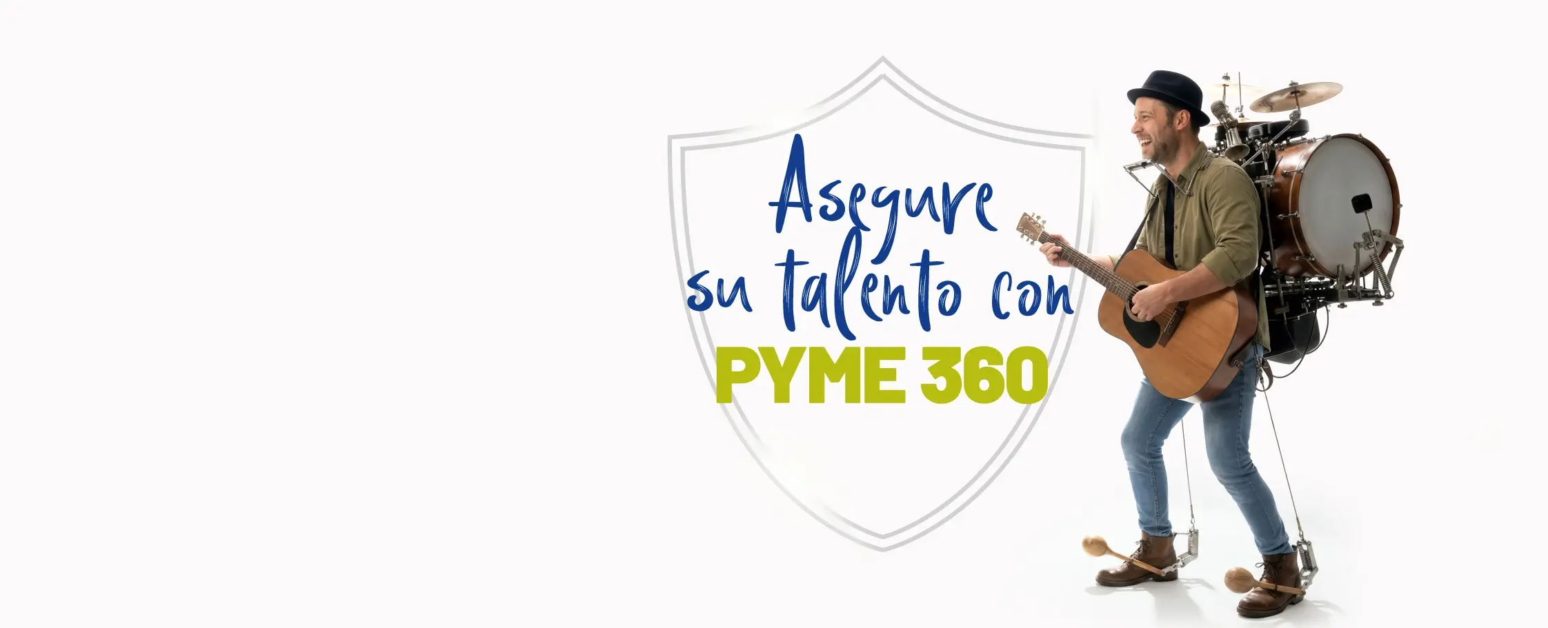 Músico con sobrero sonriendo y tocando varios instrumentos al mismo tiempo sobre fondo blanco, incluye una frase "Asegure su talento con Pyme 360"